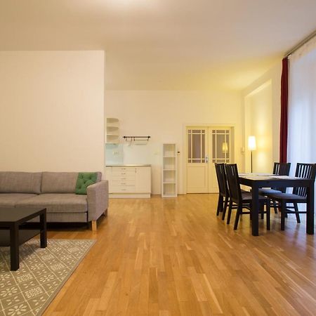 Elegant Apartment With Free Garage In The Center Of Прага Экстерьер фото