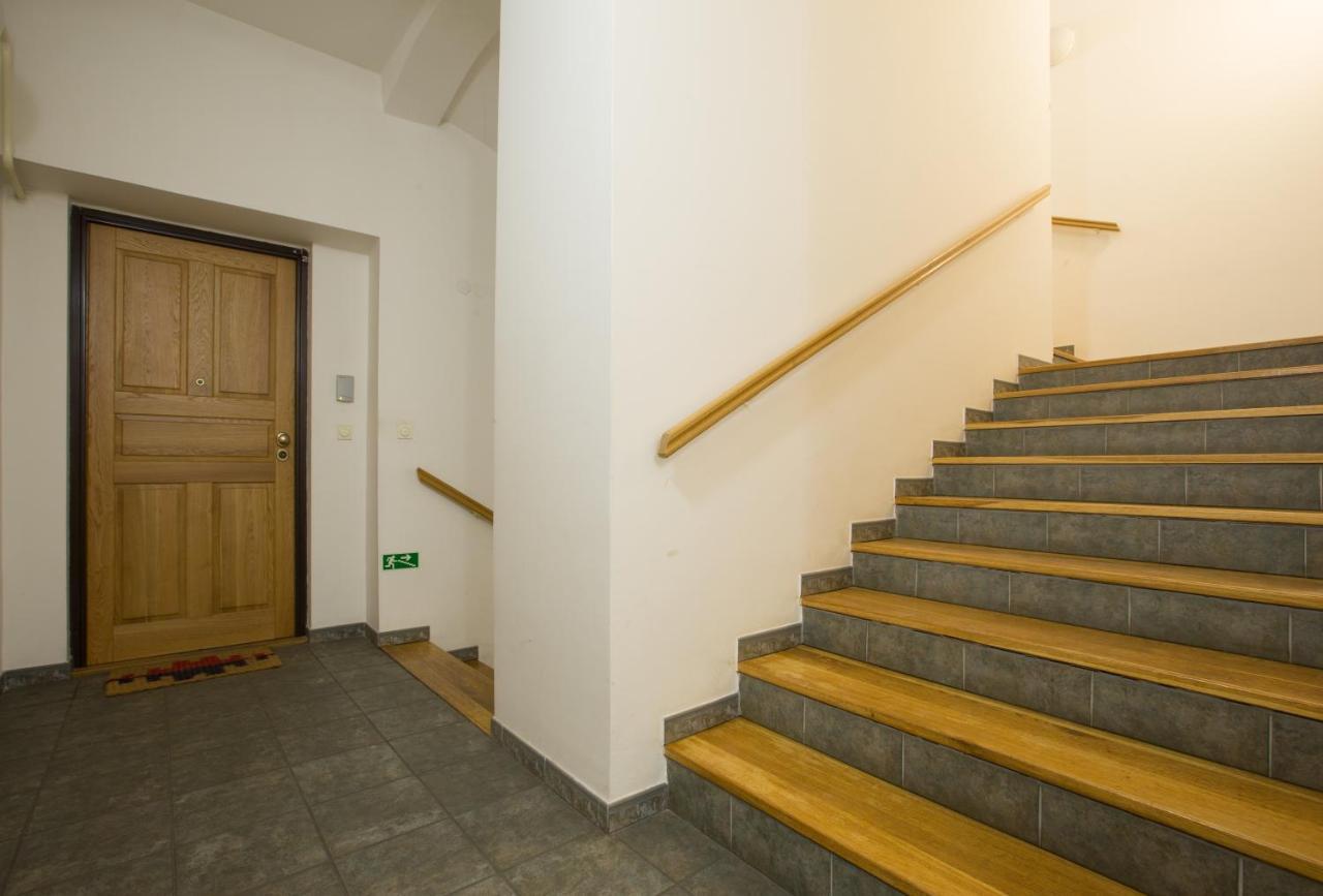 Elegant Apartment With Free Garage In The Center Of Прага Экстерьер фото